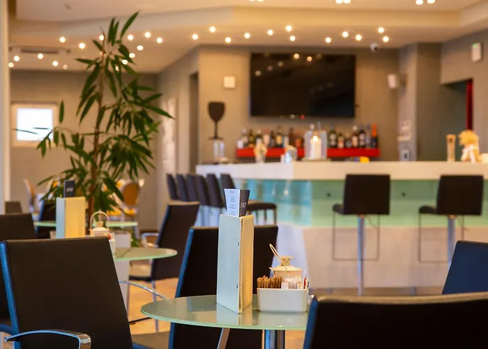 Royal Paradise & - Adults Friendly Resort Potos